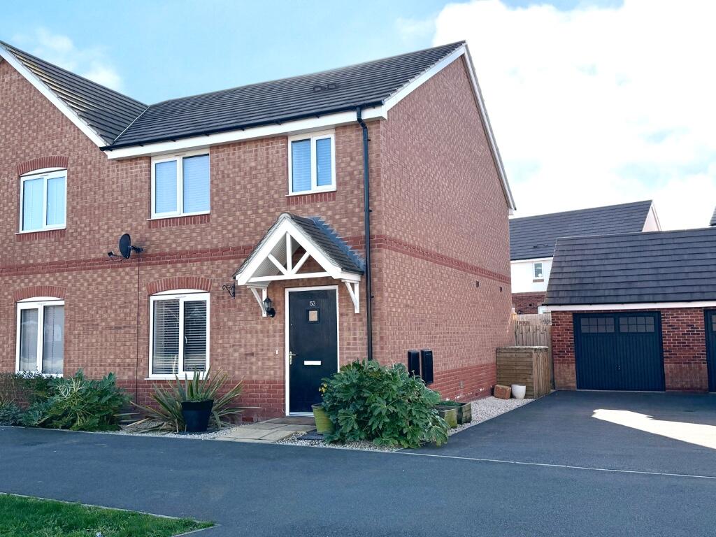 3-bed semi-detached on Blackberry Lane, Stratford-Upon-Avon, Warwickshire, CV37, £400,000