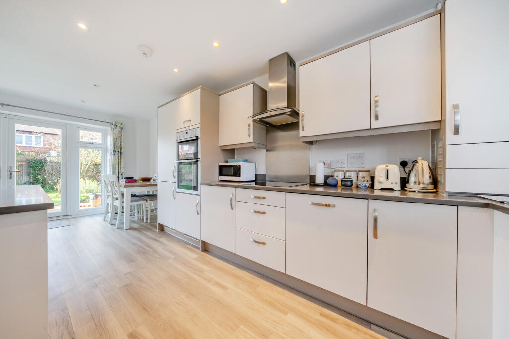 Henge Close, Adderbury, OX17 photo 4