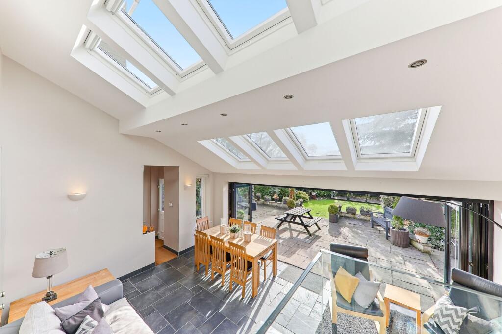 Vine Close, Clifton, HD6 photo 4