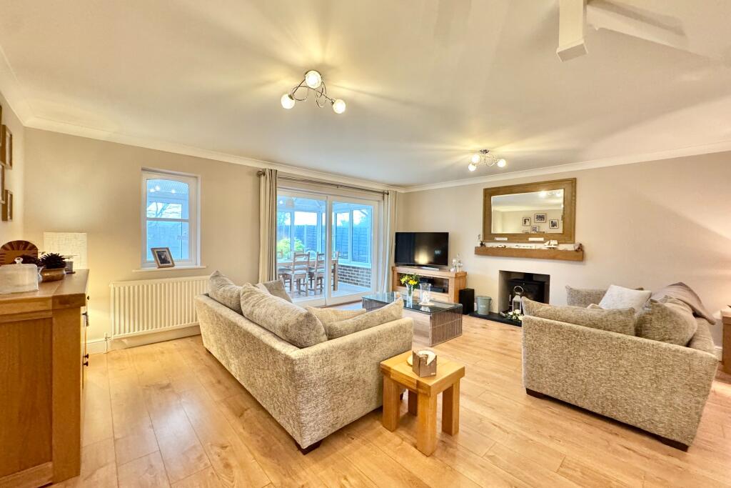 House in Fareham, Locks Heath - View 2