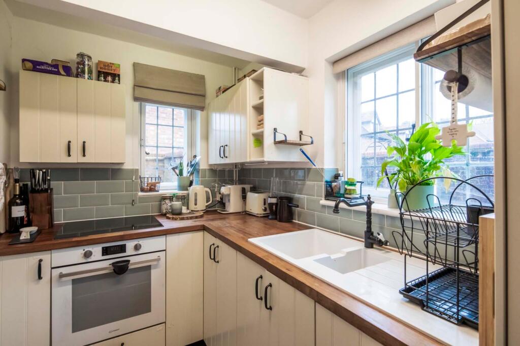 House in Compton, West Berkshire - View 3