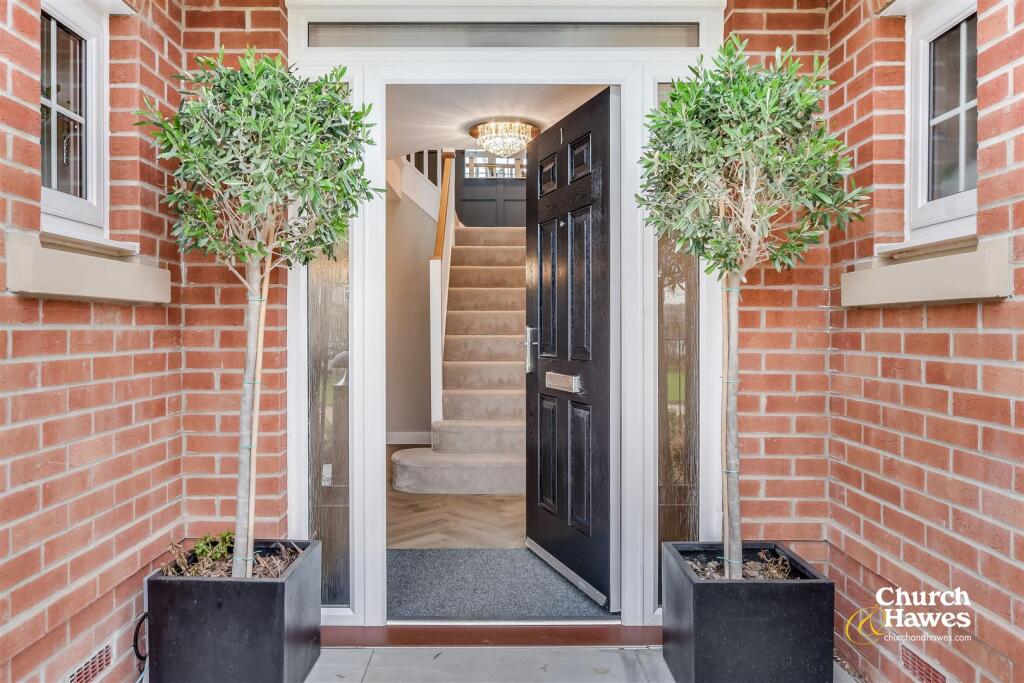 12 ENDEAVOUR WAY photo 3