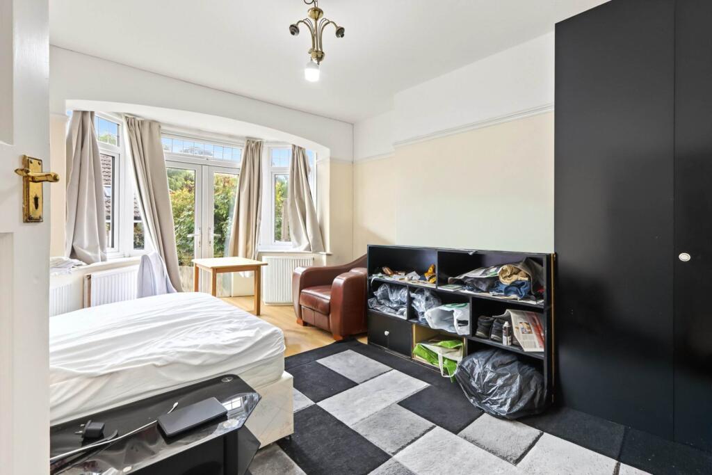 Lyndhurst Avenue, London photo 3