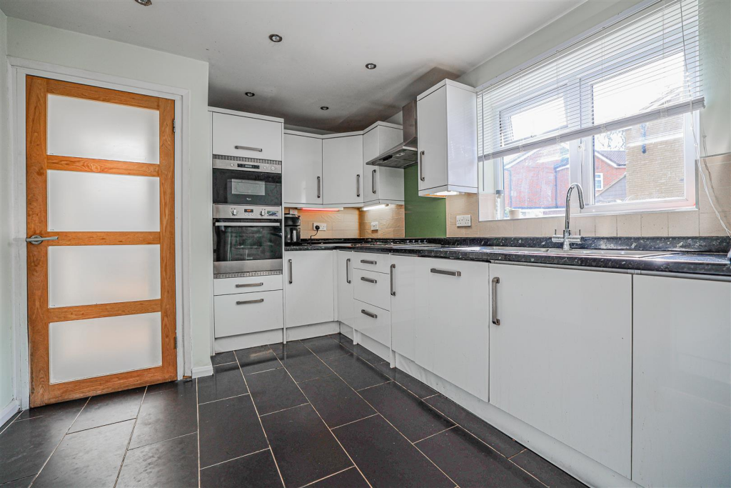 House in Dacorum, Hertfordshire - More