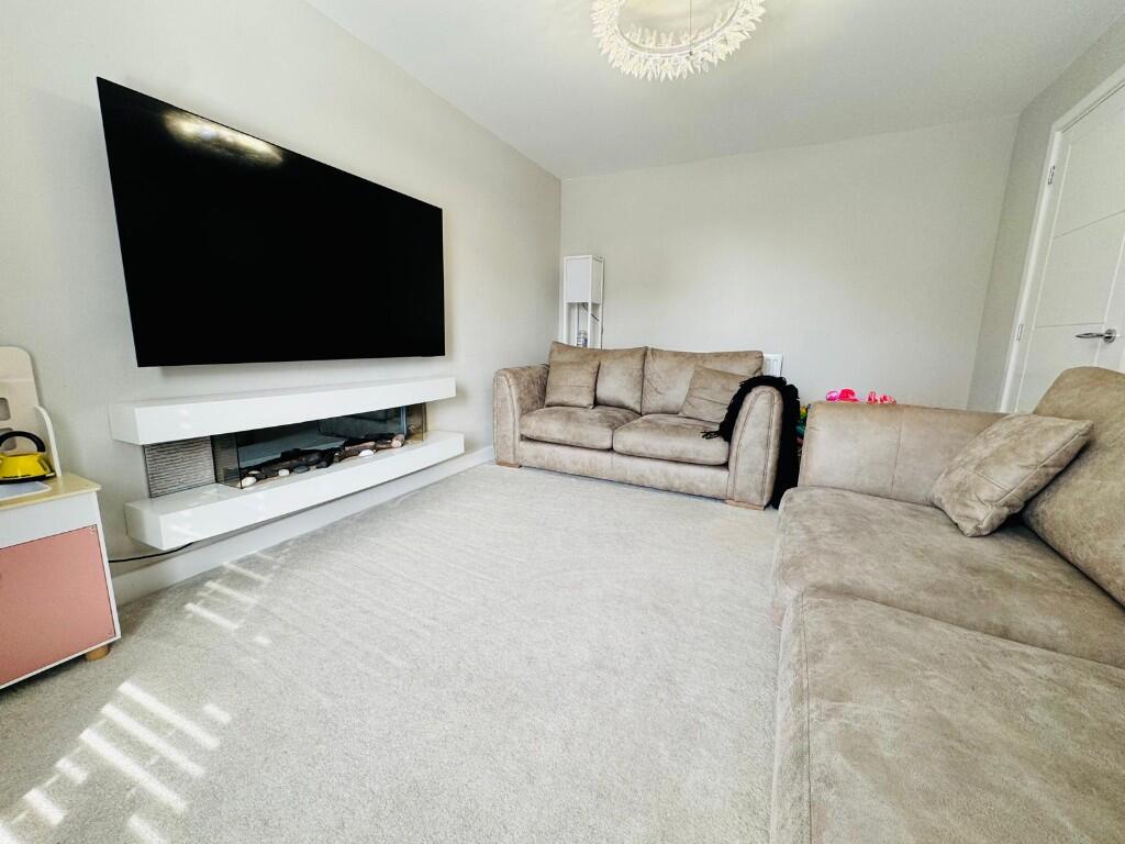 Cornflower Close, Redcar, North Yorkshire, TS10 photo 3