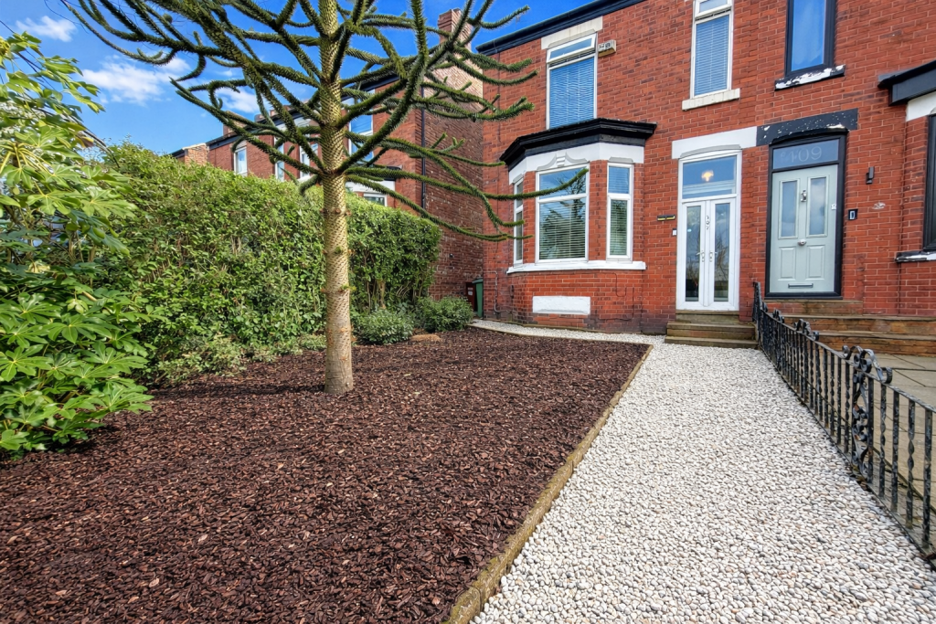 Main image of property: Stockport Road, Cheadle Heath