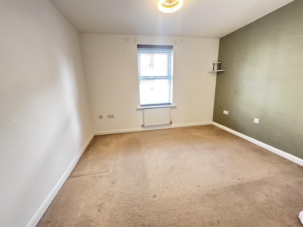 Apartment in Coventry - More