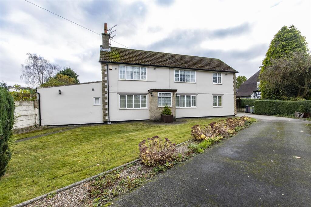 4-bed detached on The Hill, Glapwell, Chesterfield, £375,000