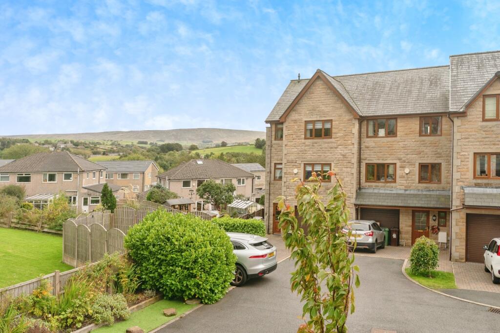 House in Pendle, Colne - View 2