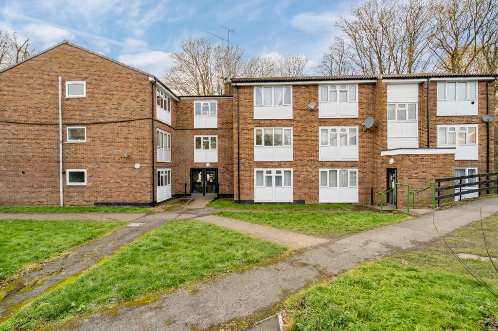 Apartment in Dacorum, Woodhall Farm - View 2