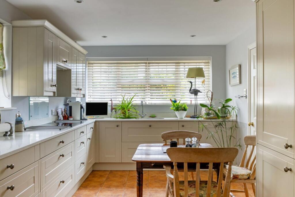 House in Dinton - View 5