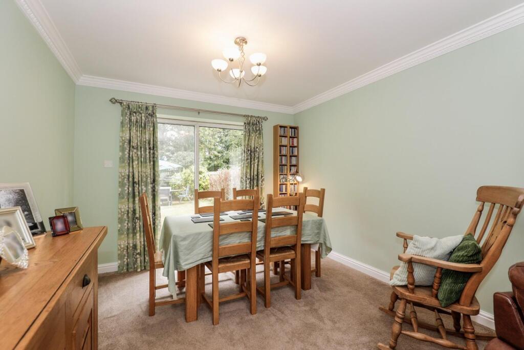 House in Leeds, Alwoodley Gates, Harewood - More