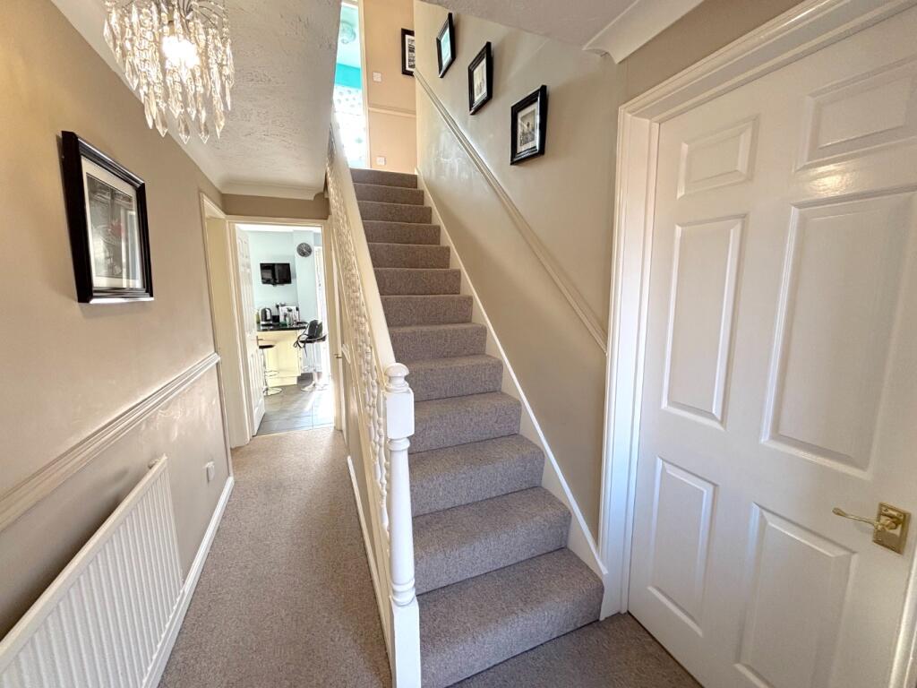 7 Nightingale Way photo 3