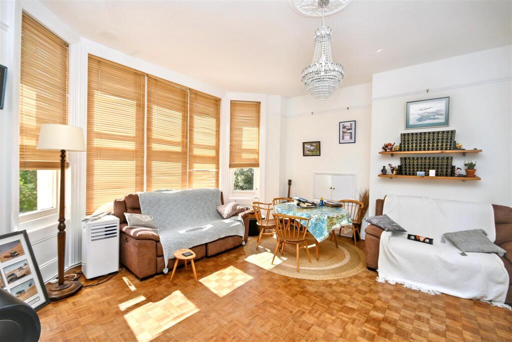 Apartment in Eastbourne, East Sussex - View 5