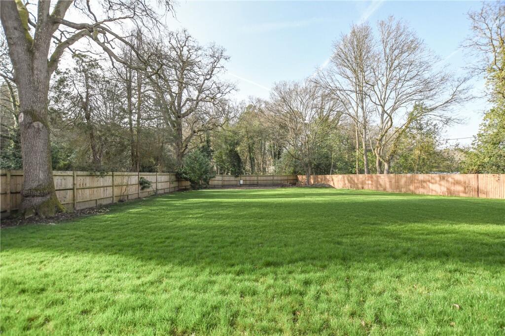 House in Wokingham Without - View 2