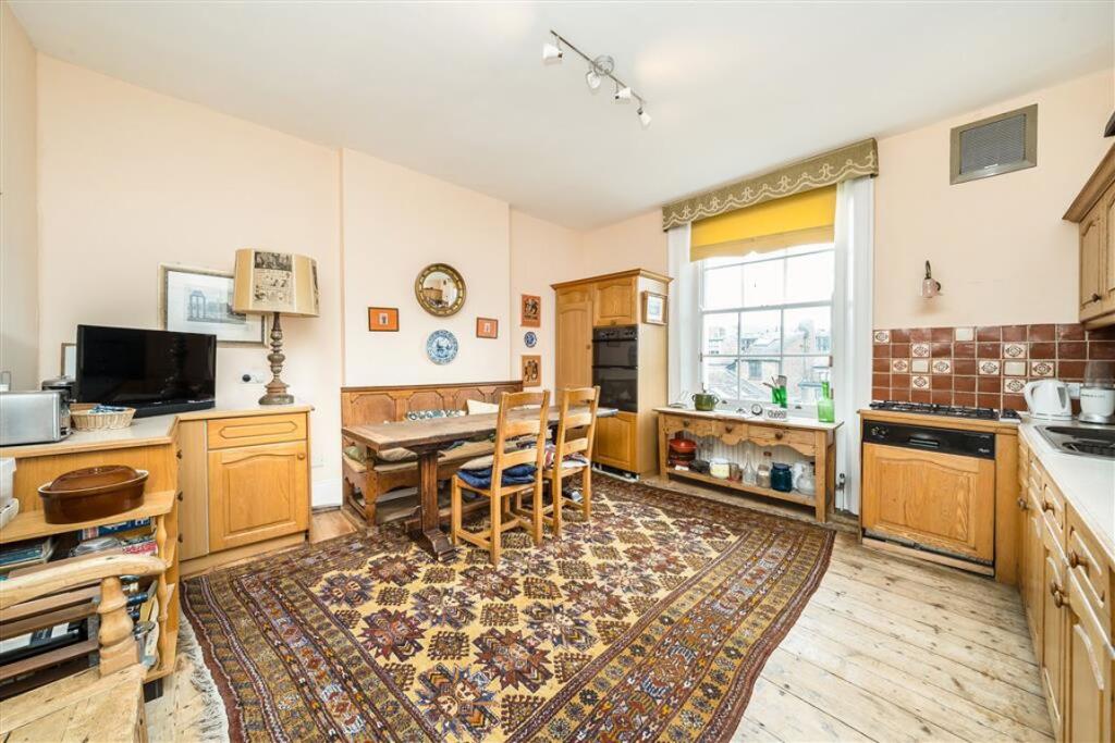 House in London - View 4