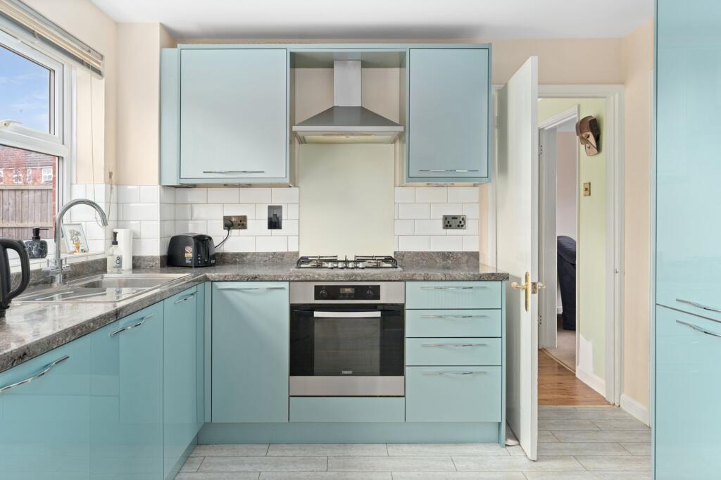House in Bishop's Stortford, Bishop's Gate - View 3
