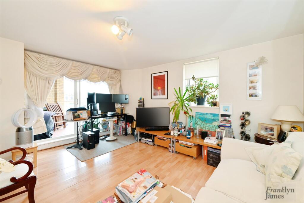 Main image of property: Basin Approach, Marina Heights, E14