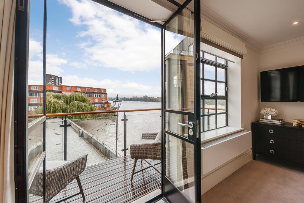 Main image of property: Palace Wharf, Rainville Rd, London, W6