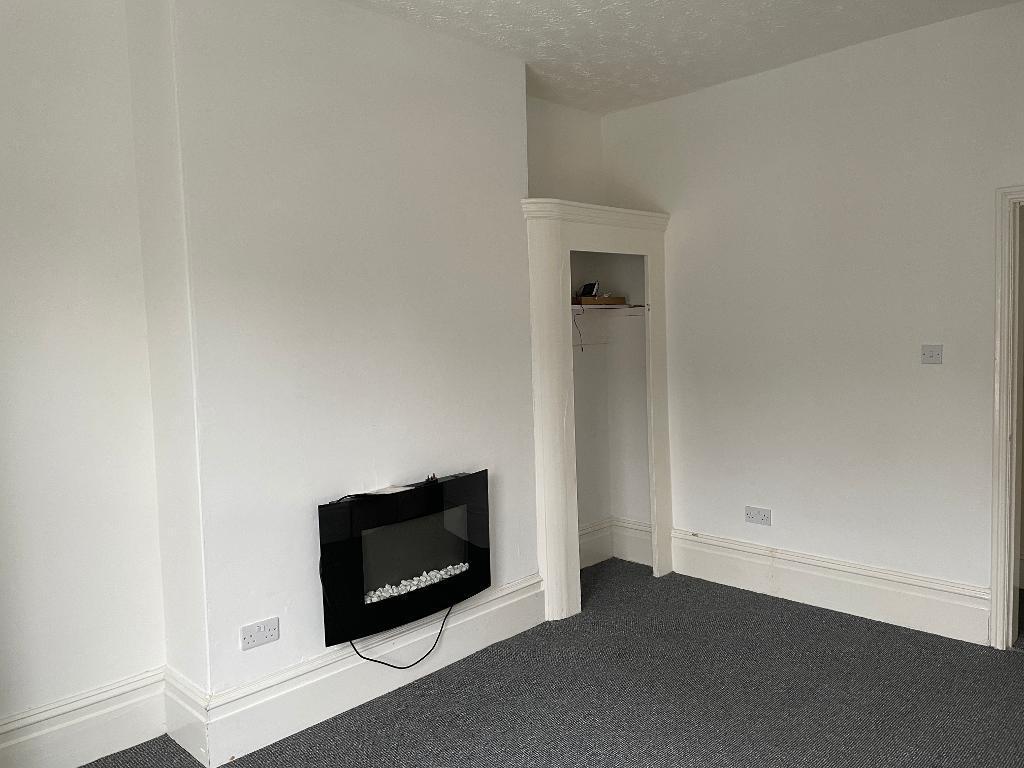 Apartment in Hull, Stepney - View 4