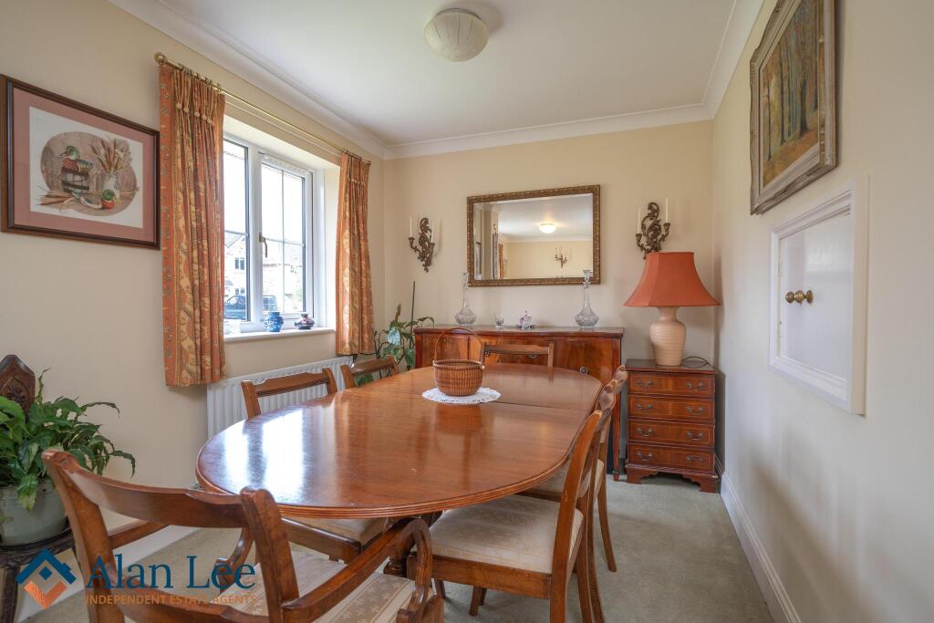 Oakhill Close, Tytherington, SK10 2US photo 4