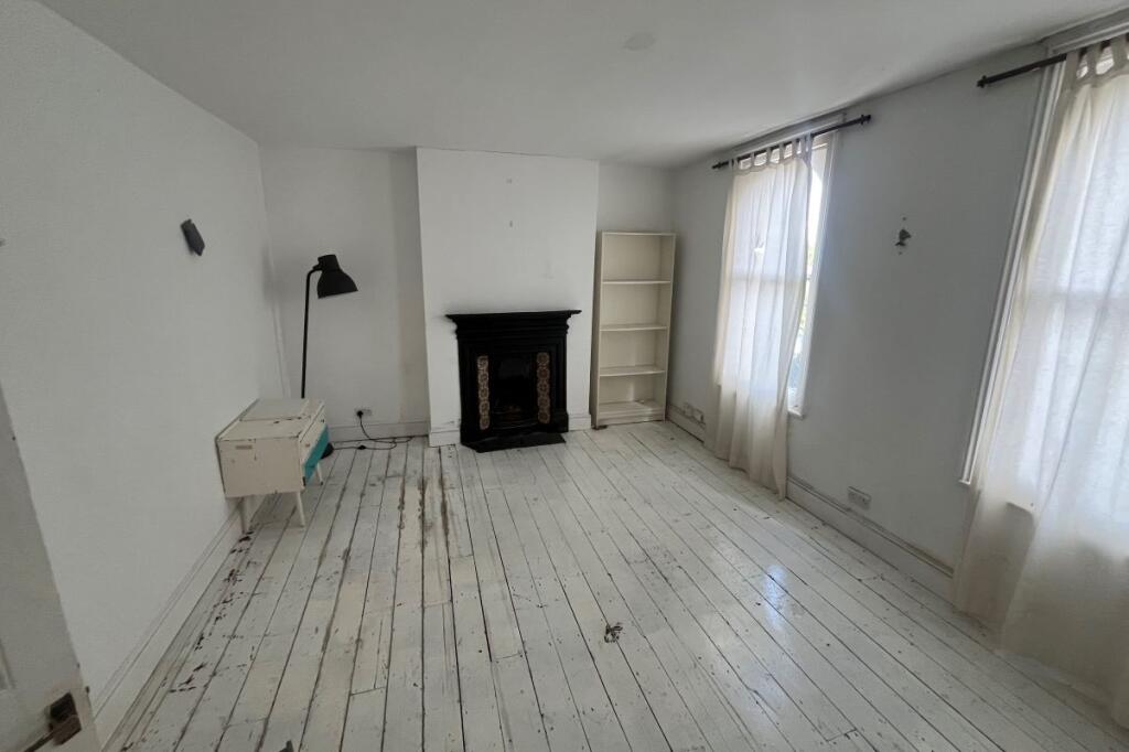 House in London - View 5