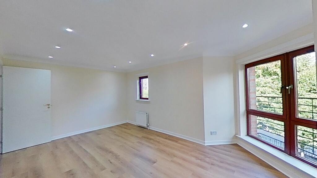 Apartment in Glasgow, Low Knightswood, Anniesland - View 3