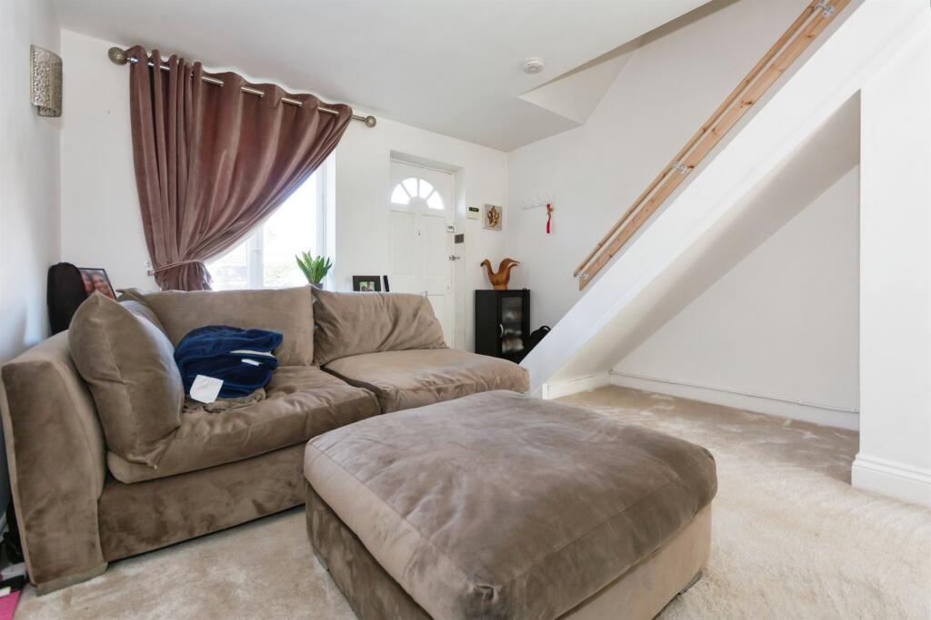 Raddlebarn Farm Drive, Birmingham photo 4
