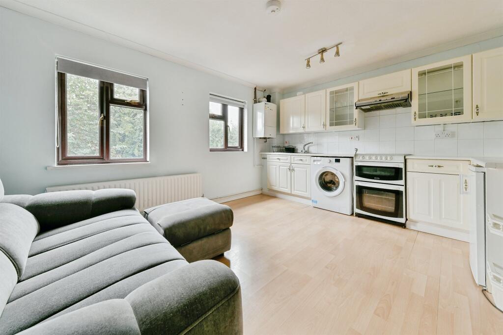Apartment in Stevenage - View 3