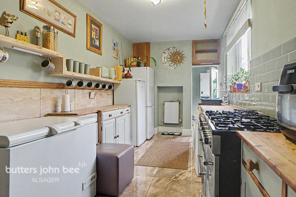 House in Stoke-on-Trent - More