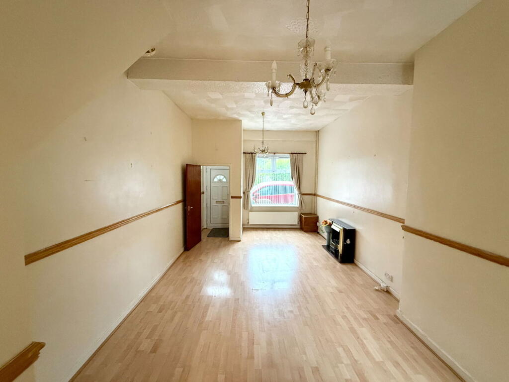 Commercial Street, Senghenydd, Caerphilly, CF83 4GY photo 3