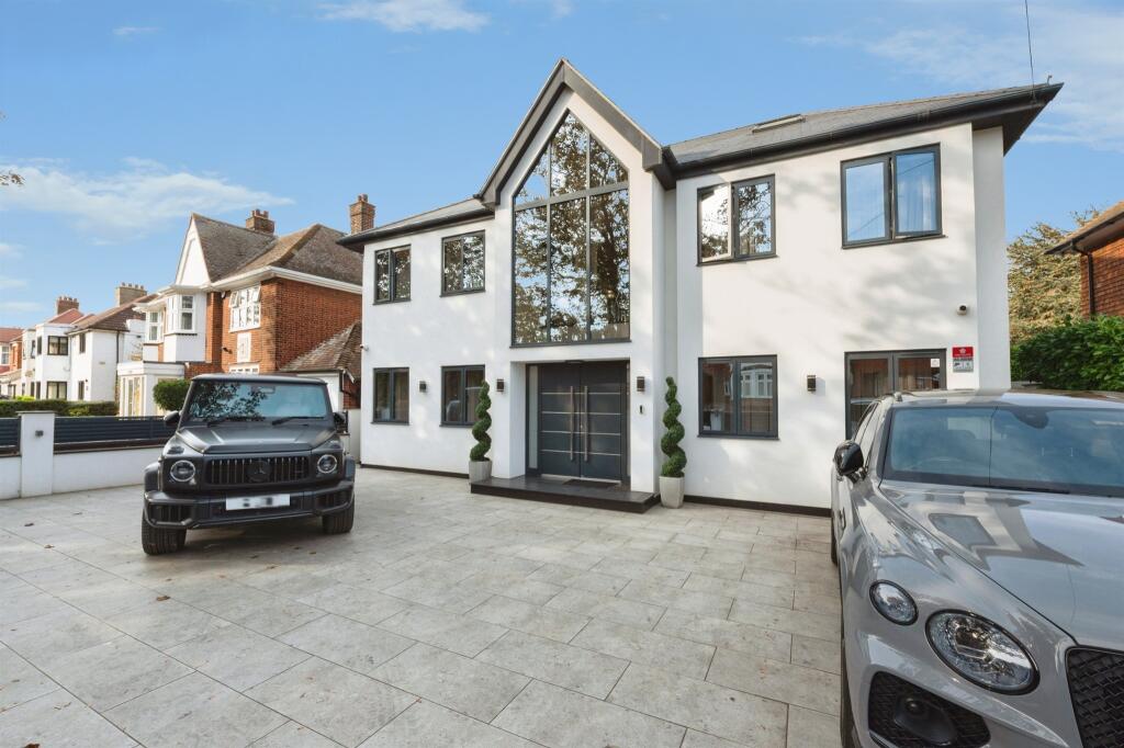 House in Grays, Little Thurrock - View 5