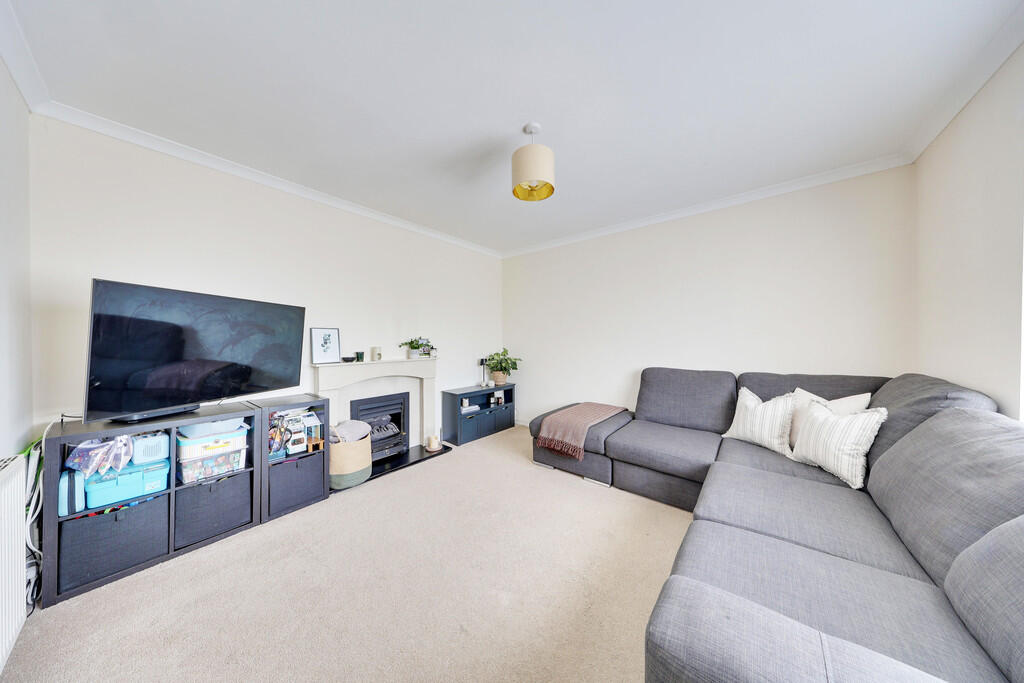 House in Orpington, Kevingtown, St Mary Cray - View 3