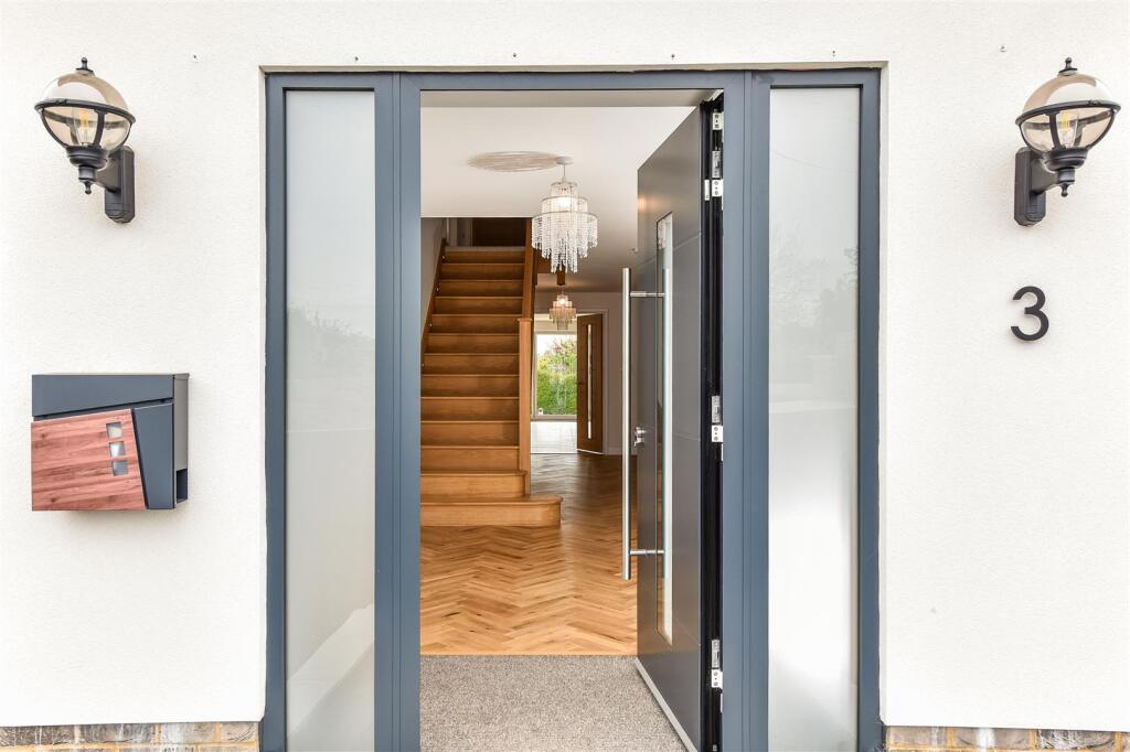 House in East Hampshire, Horndean - View 3