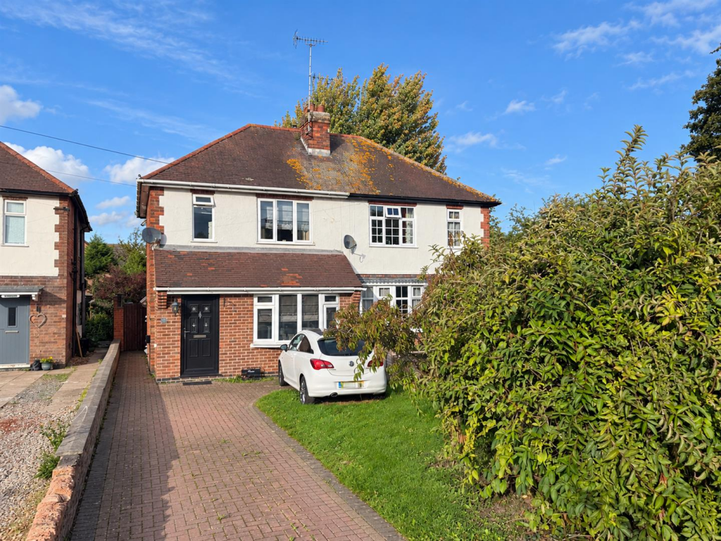 3 Bedroom Semi-Detached in DE13 0PA