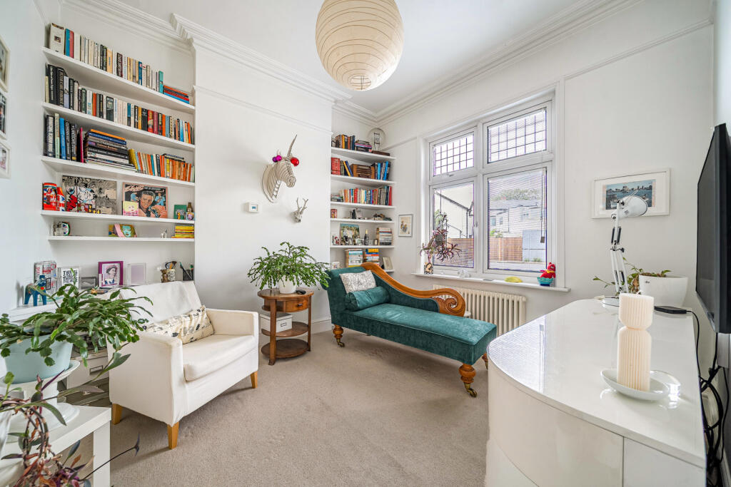 House in Shepperton, Surrey - More