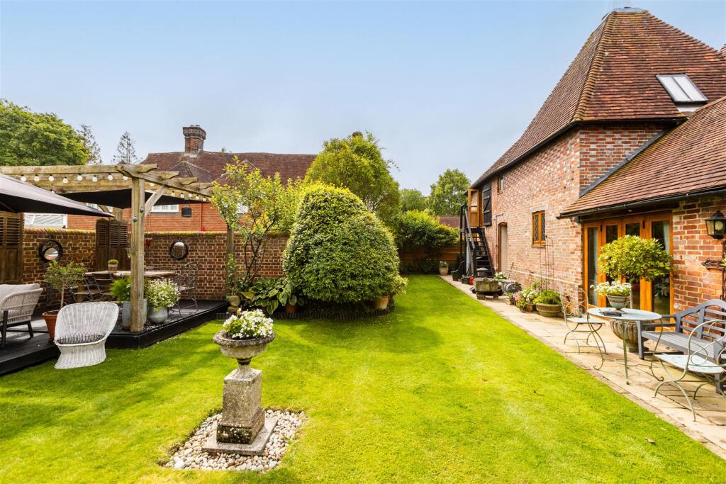 House in Wealden, Fletching - View 4