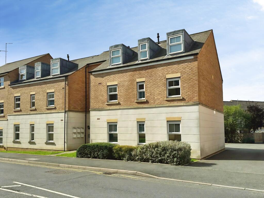 Main image of property: 14 Stourhead Road, Bilton, Rugby, Warwickshire CV22 7BF