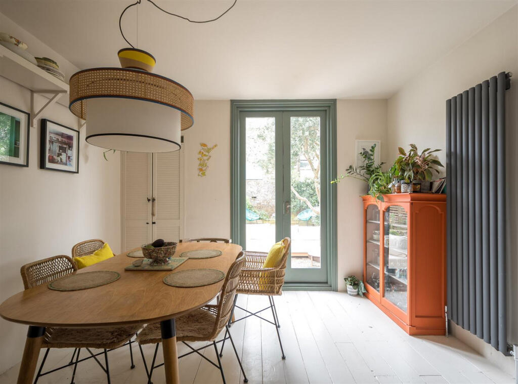 House in London - View 3