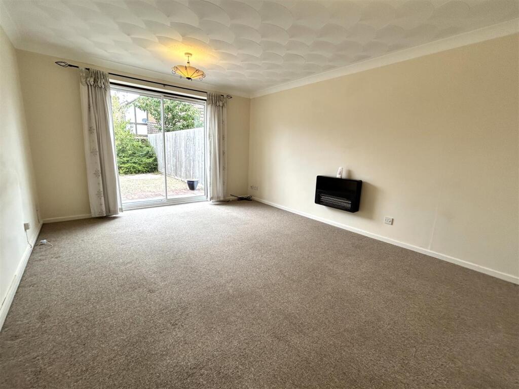 House in Chippenham, Pewsham - More