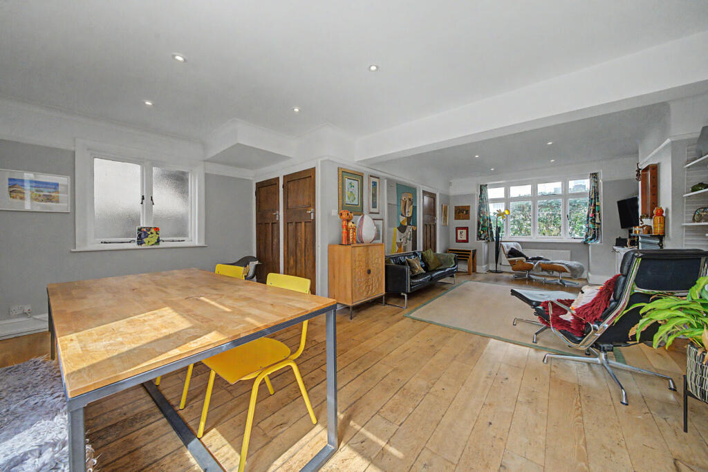 House in Hove, Brunswick - View 4