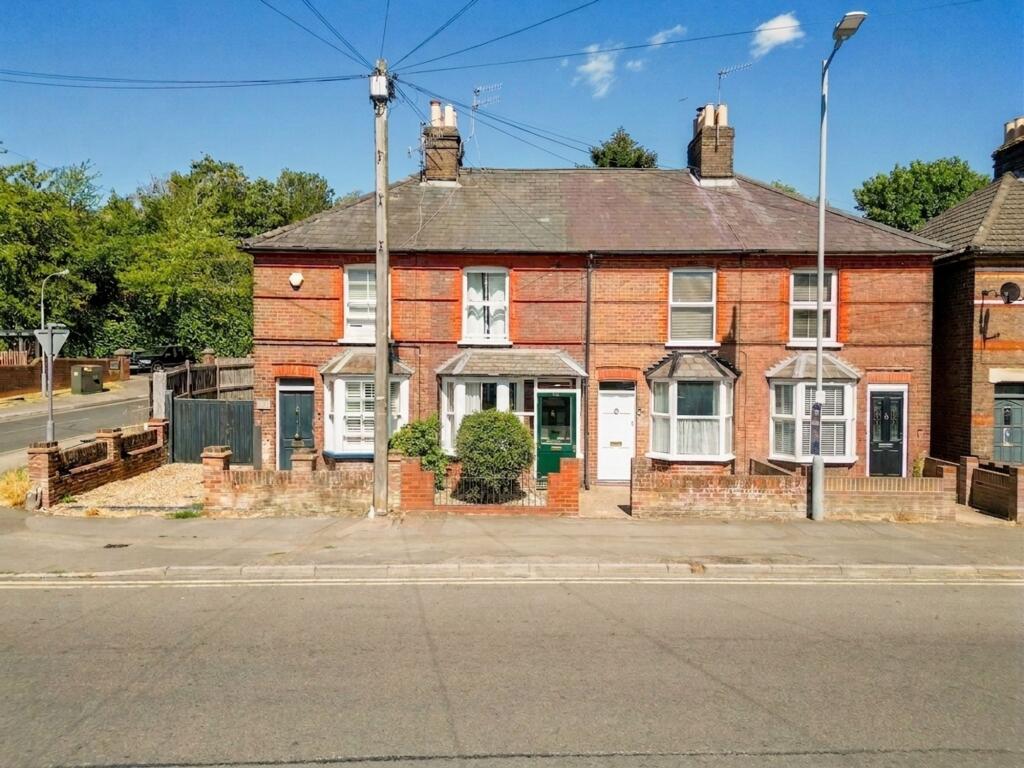 Main image of property: Bellingdon Road, Chesham, HP5