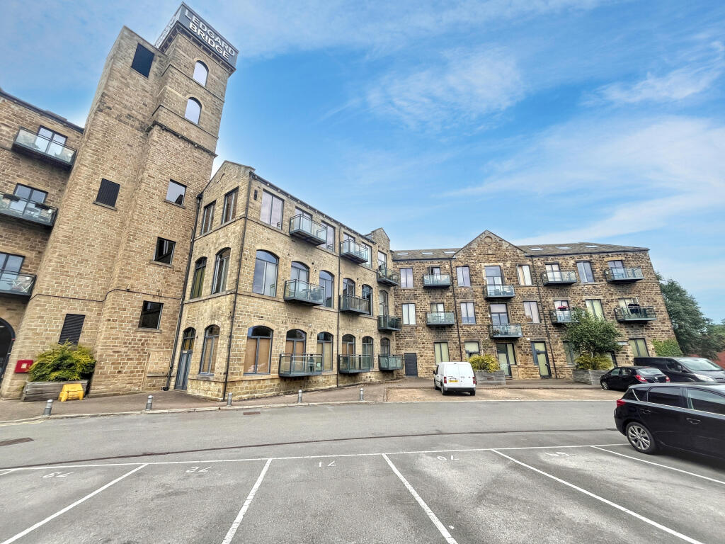1-bed flat on 63 Ledgard Wharf, Mirfield, West Yorkshire WF14 8NZ, £36,500