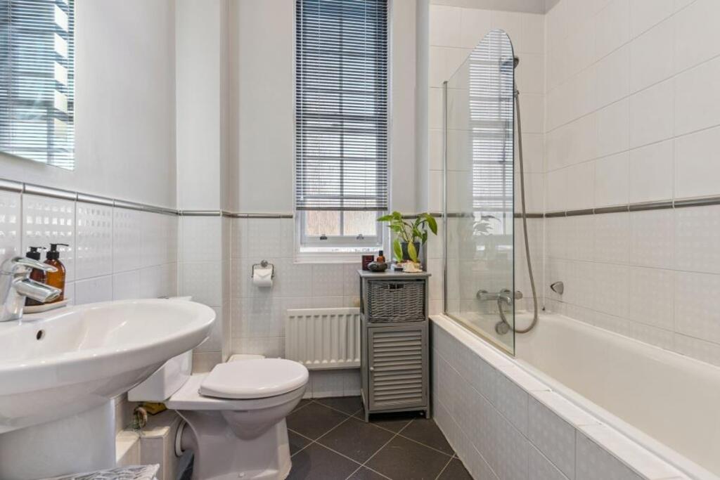 Additional image 12 of Beningfield Drive, London Colney, AL2