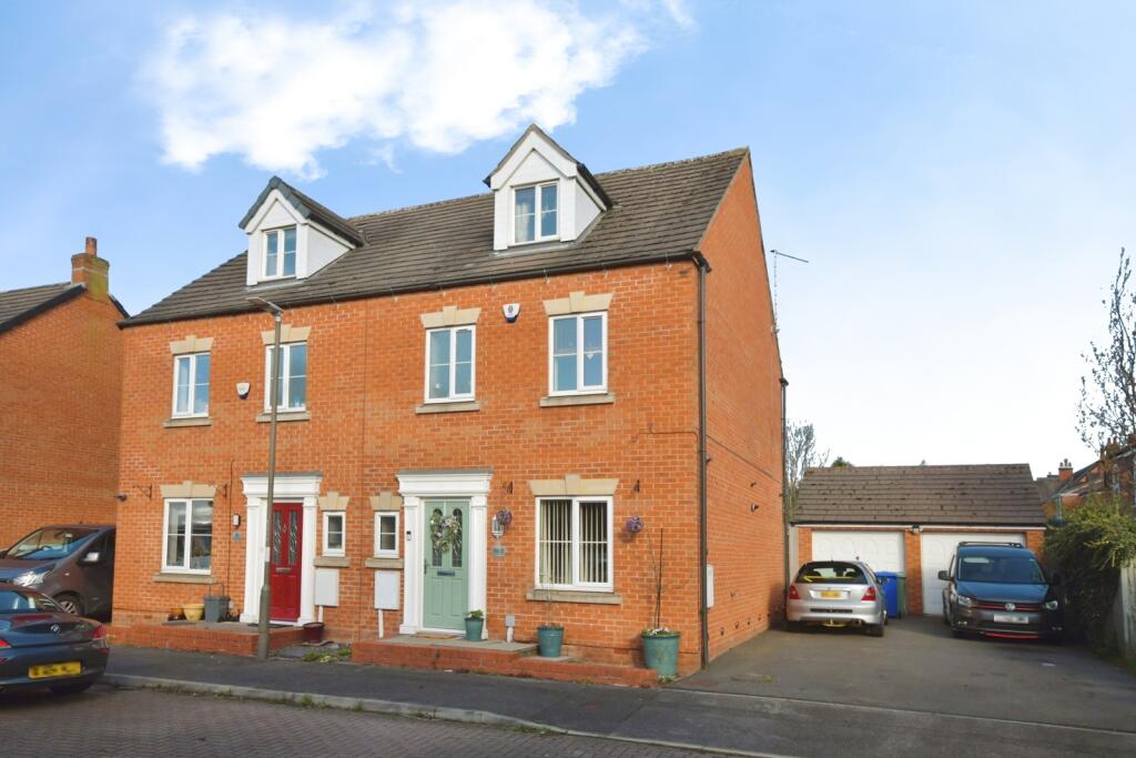 Main image of property: Sandringham Close, Chesterfield, Derbyshire, S41