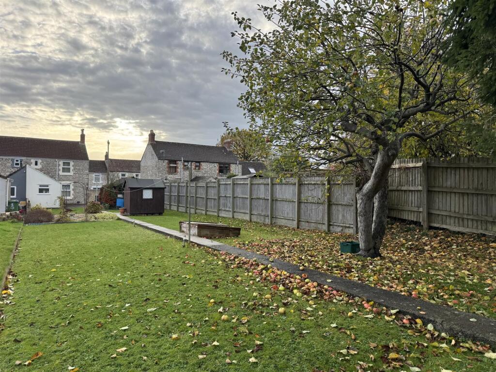Additional image 20 of Lynton Road, Westfield