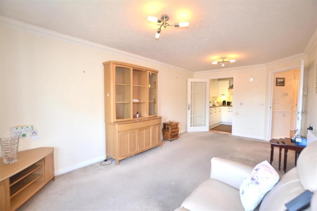 Apartment in Guildford - More
