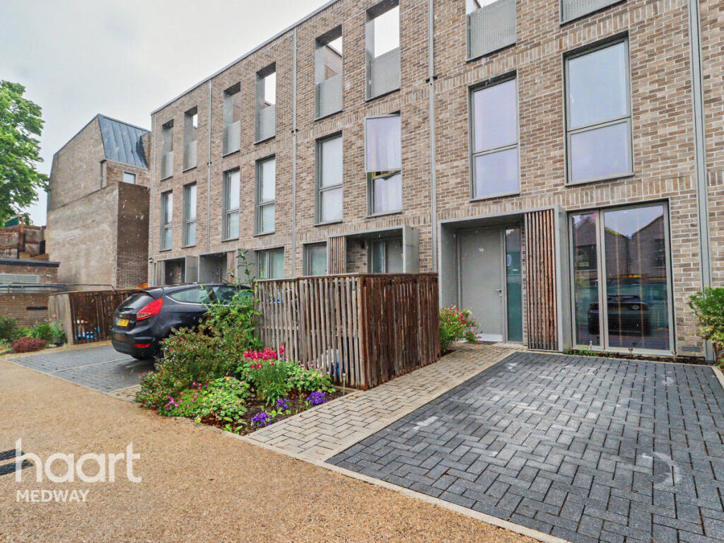Main image of property: Khartoum Parade, CHATHAM