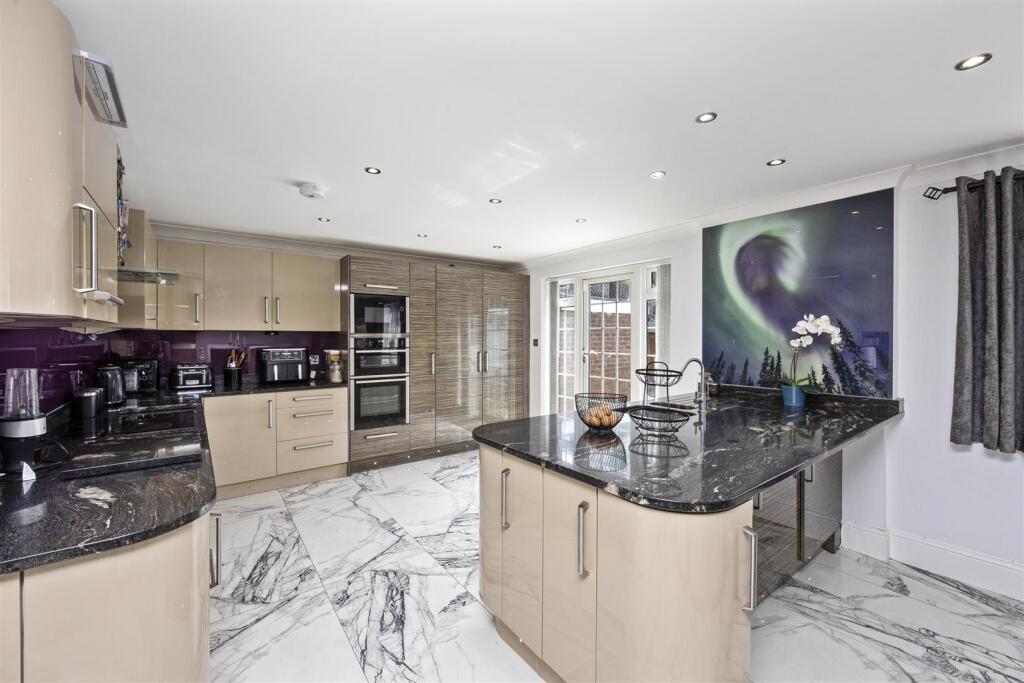 House in Worthing, West Sussex - View 4