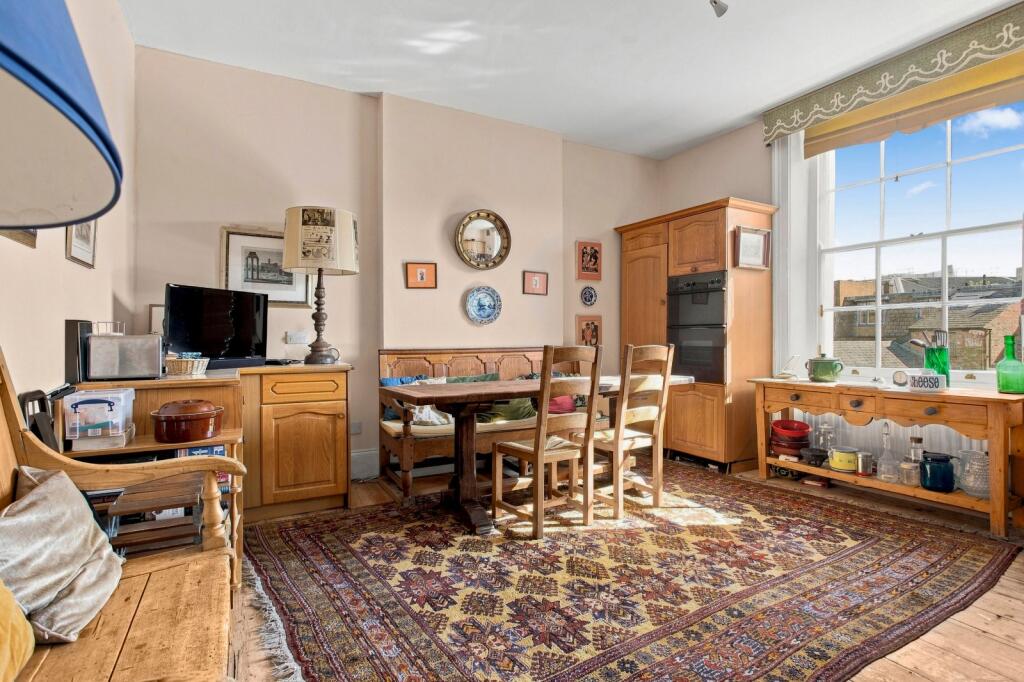 House in London, Primrose Hill, Chalk Farm - More